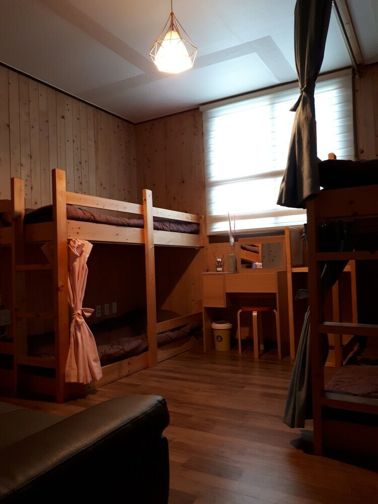 Hostal Woljeong View Guesthouse - Hostel