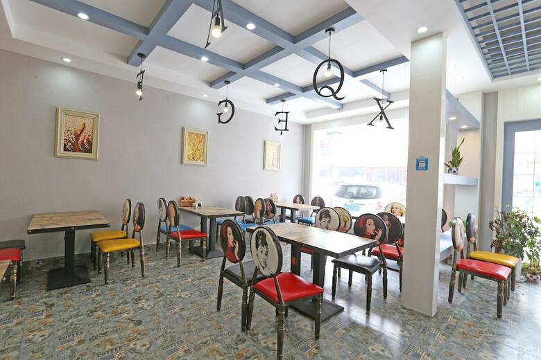 Hotel Mew Garden Inn