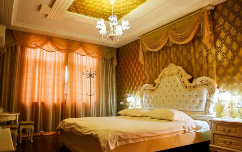 Hotel Mew Garden Inn