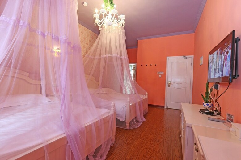 Hotel Mew Garden Inn