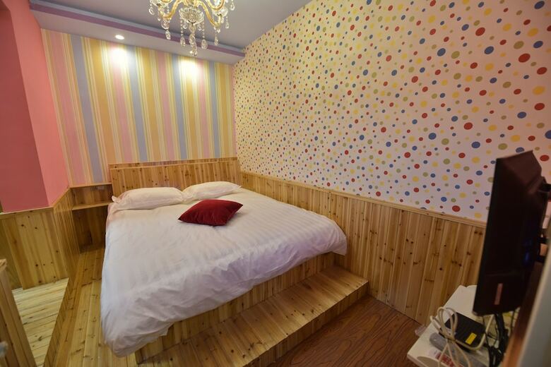 Hotel Mew Garden Inn