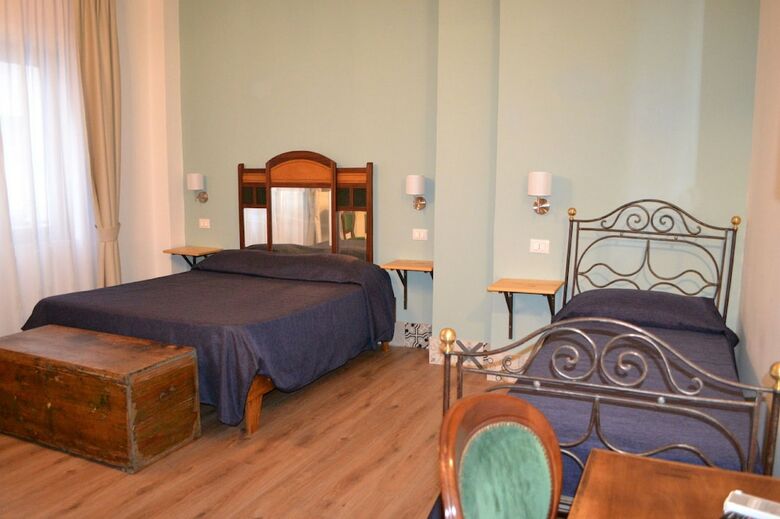 Hotel La Via Del Porto