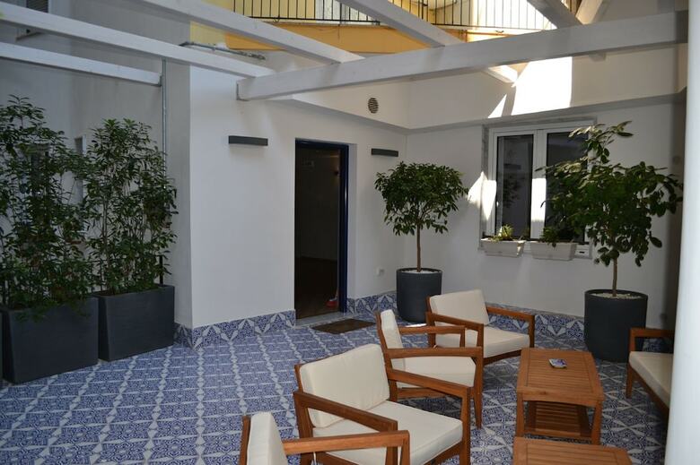Hotel La Via Del Porto