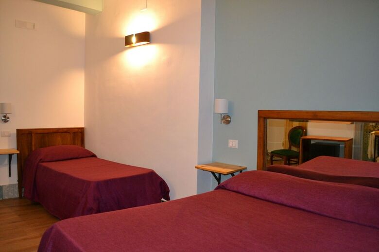 Hotel La Via Del Porto
