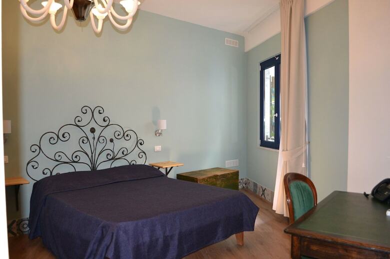 Hotel La Via Del Porto