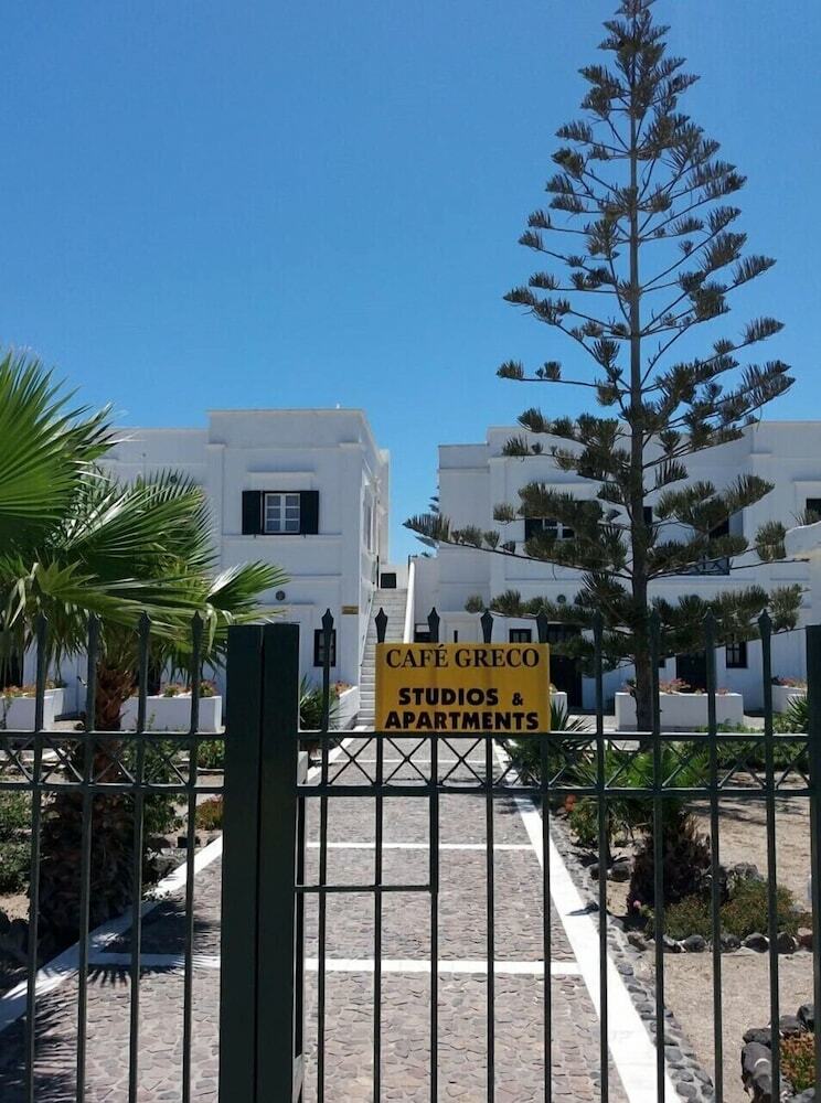 Hotel Cafe Greco Studios & Apartments