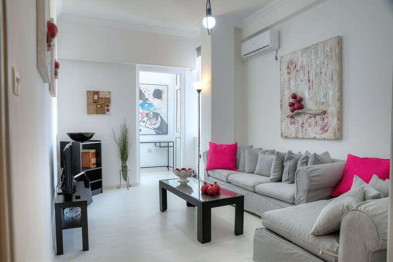 Cosy Apartment In Glyfada Center