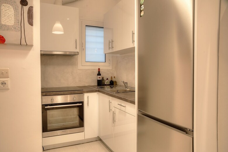 Cosy Apartment In Glyfada Center