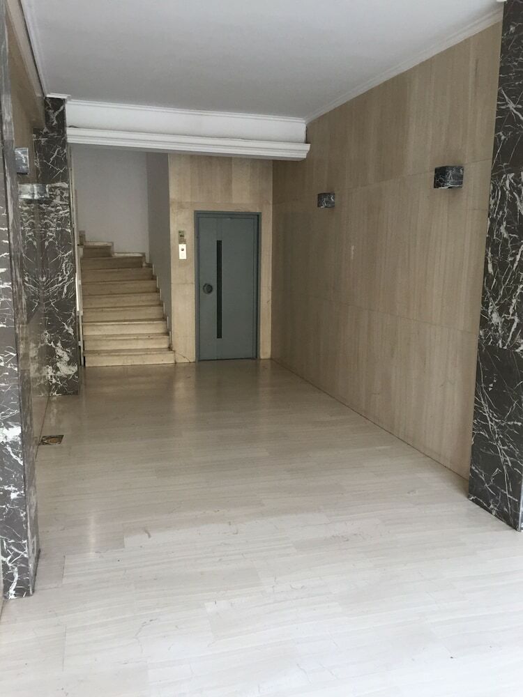 Cosy Apartment In Glyfada Center