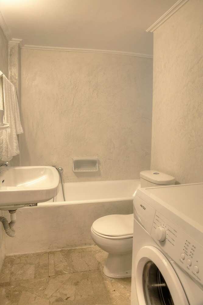 Cosy Apartment In Glyfada Center