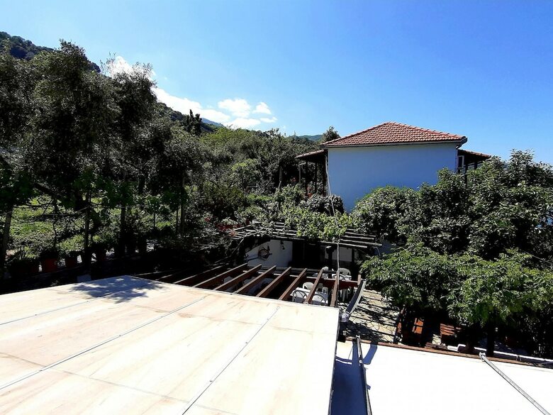 Katerina Fotopoulos Homes & Apartments