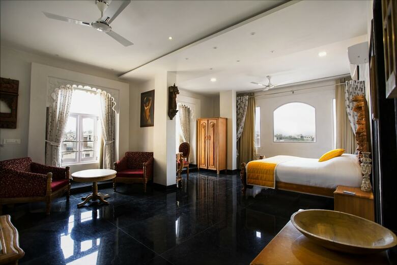 Hotel Bloom Boutique I Lake Pichola