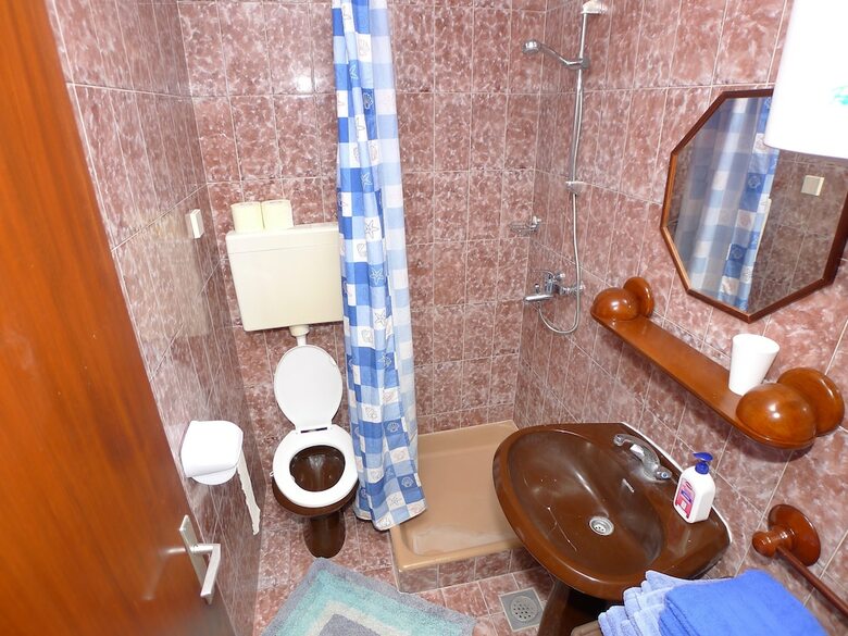 Apartment For 5 Persons With Balcony