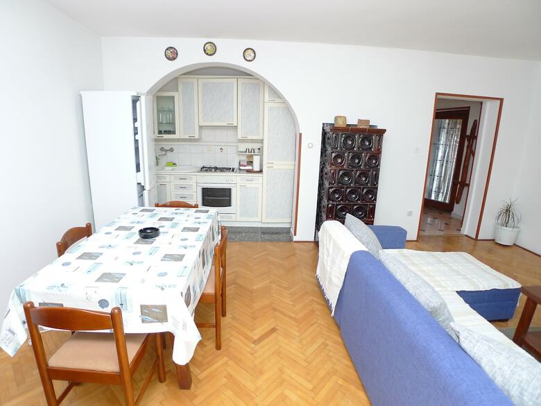 Apartment For 5 Persons With Balcony