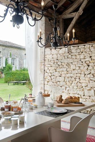 Hostal Domaine De L'isle Basse