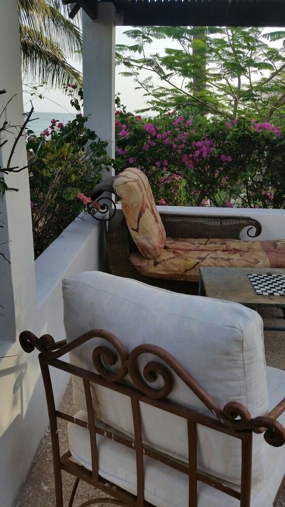 Apartamentos La Bougain Villa