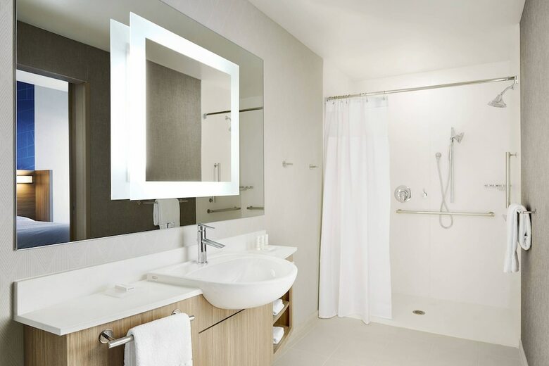 Hotel Springhill Suites By Marriott Springfield North