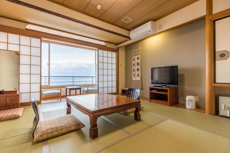 Oceanfront Minamiatagawa Shiosaikan