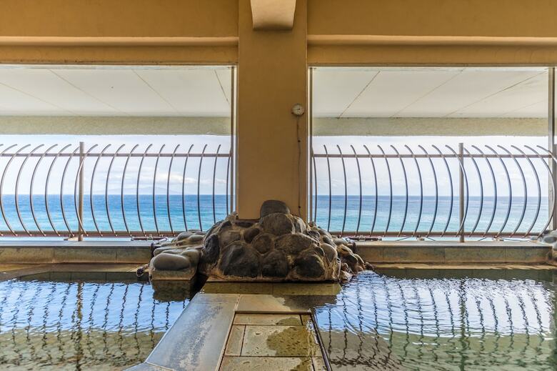 Oceanfront Minamiatagawa Shiosaikan