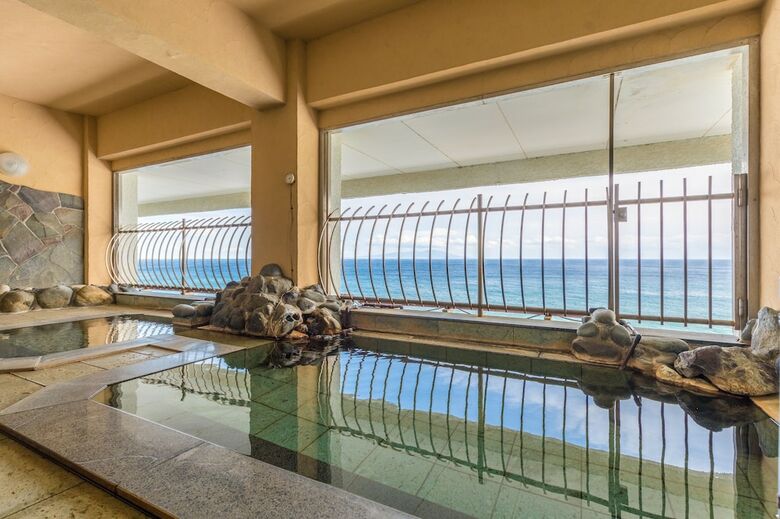 Oceanfront Minamiatagawa Shiosaikan