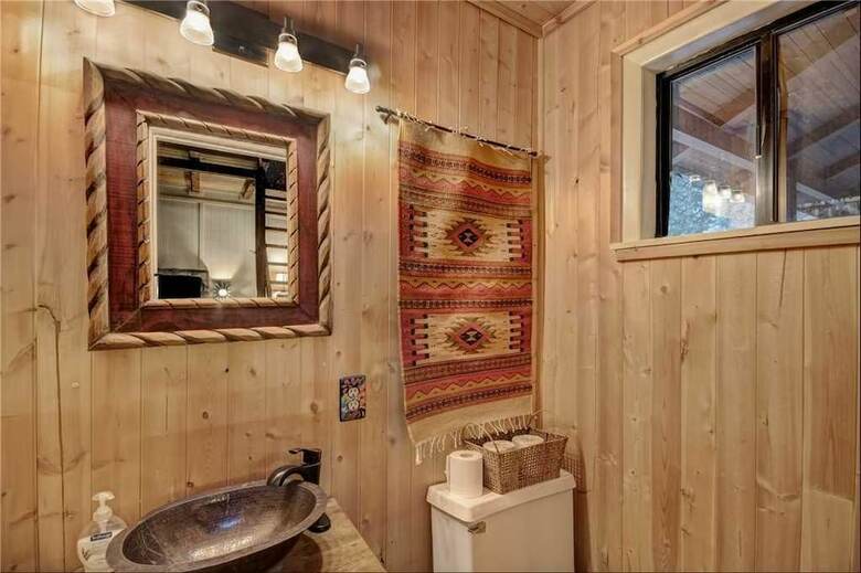 A Climbing Cub - Two Bedroom Cabin