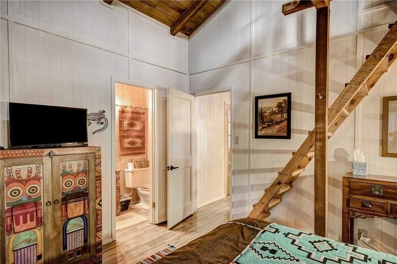A Climbing Cub - Two Bedroom Cabin
