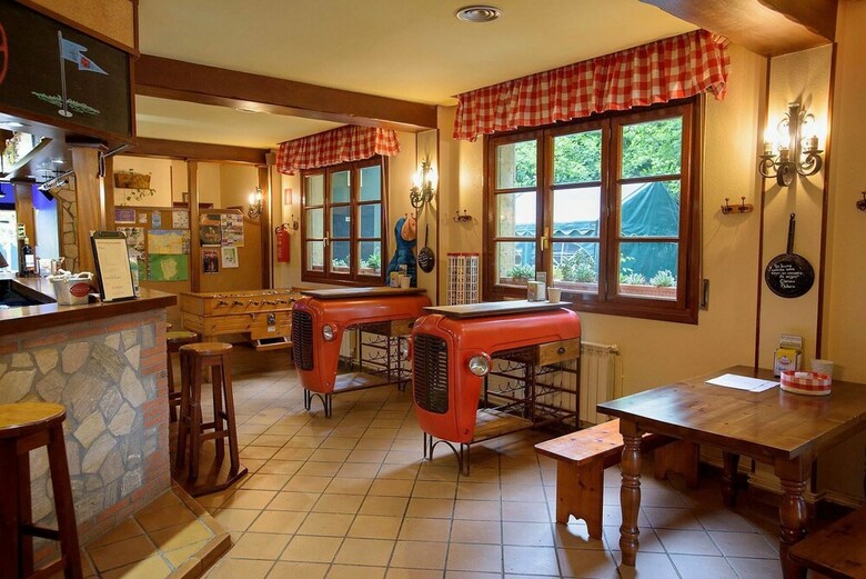 Hostal Albergue Los Nuberos