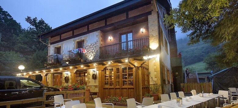 Hostal Albergue Los Nuberos
