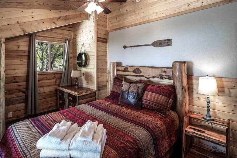 Clearwater Cabin - Three Bedroom Cabin