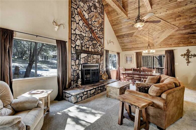 Elk Mountain House - Four Bedroom Cabin