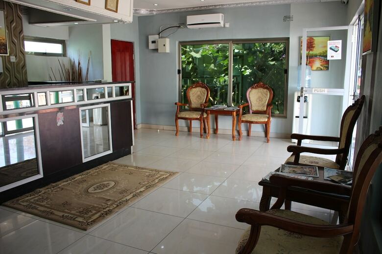 Hotel Royal Shalom Lodge