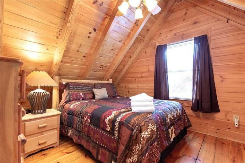 Candle Light Cabin - Two Bedroom Cabin