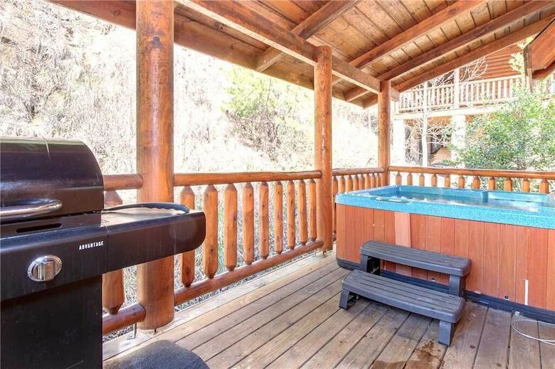 Candle Light Cabin - Two Bedroom Cabin