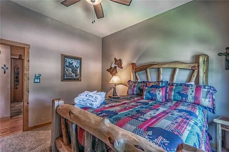Cozy Knotty And Nice - Four Bedroom Cabin