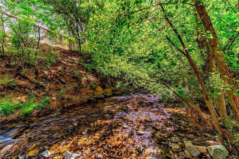 Paradise On The River - Three Bedroom Cabin