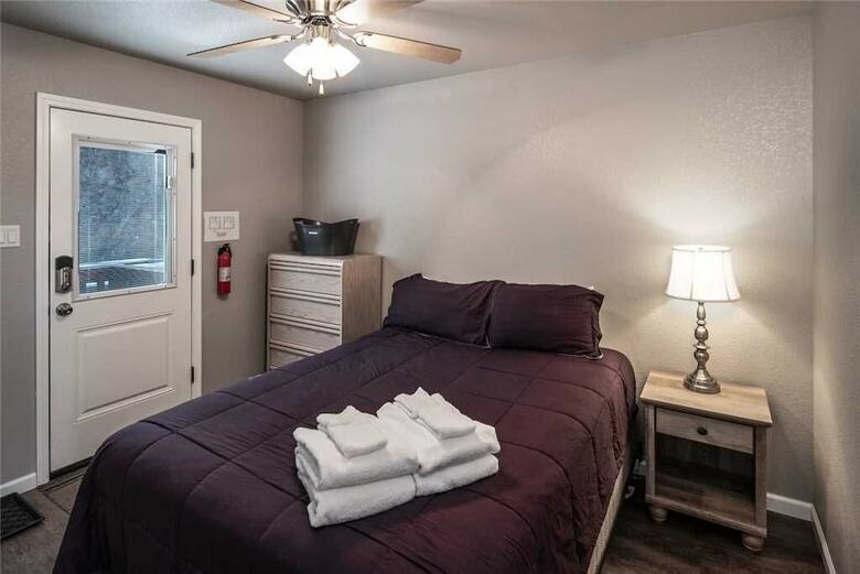 Lassie's Lodge - Three Bedroom Cabin