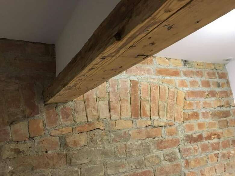 Hostal Honey Den Hostel
