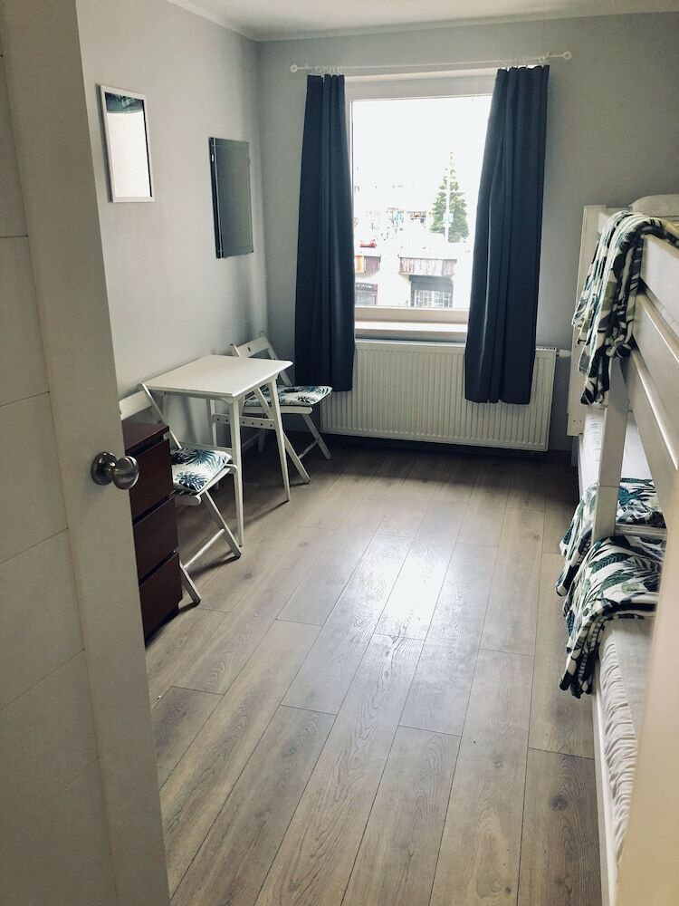 Hostal Honey Den Hostel