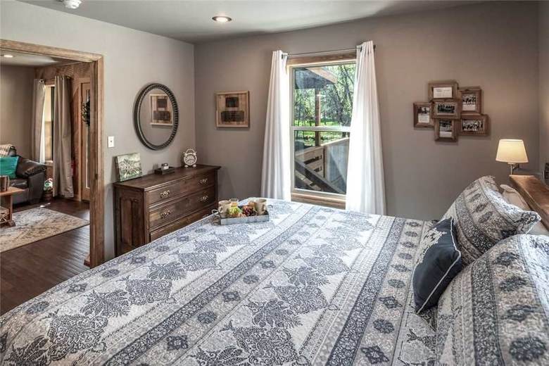 Starlight Cabin - One Bedroom Cabin