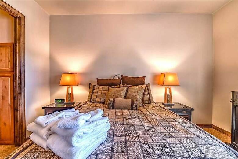 Rainmaker Retreat - Three Bedroom Cabin