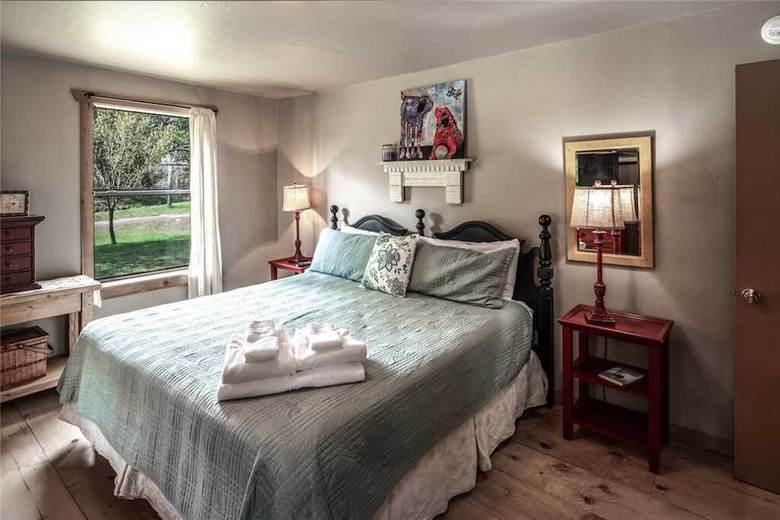 Riverside Dreams - Three Bedroom Cabin