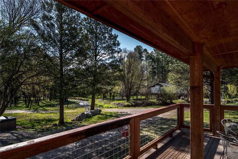 Riverside Dreams - Three Bedroom Cabin