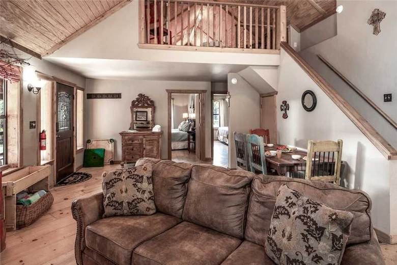 Riverside Dreams - Three Bedroom Cabin