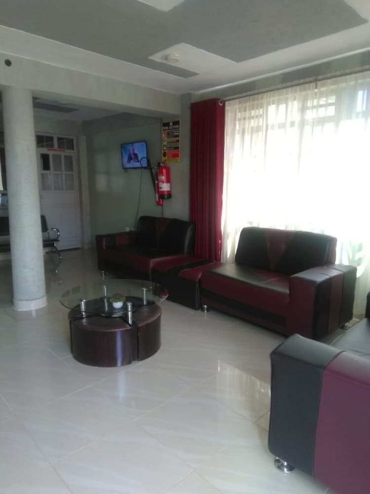 Raygreen Hotel