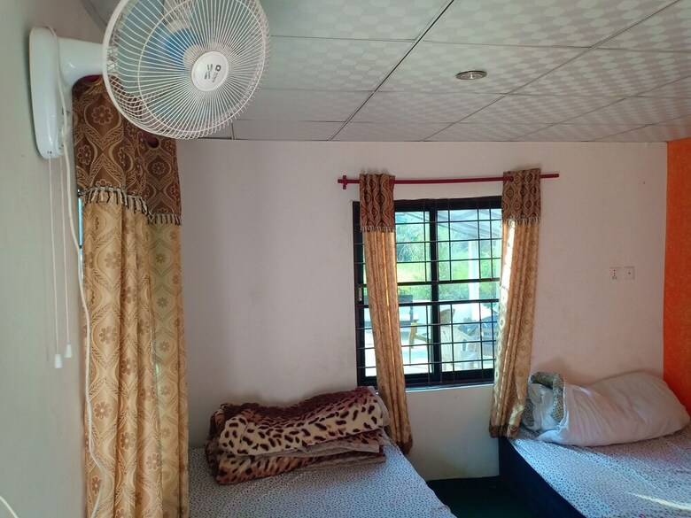 Hotel Begnas Lake Front Guest House