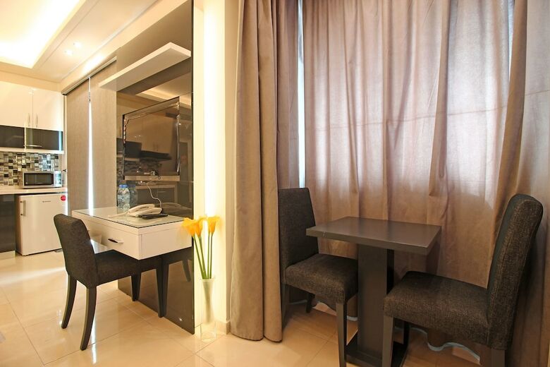 Aparthotel Palm Ville Suites