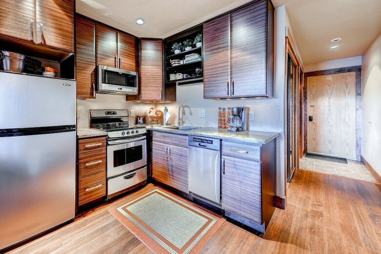 Cedars Lodge Condos By Crmr