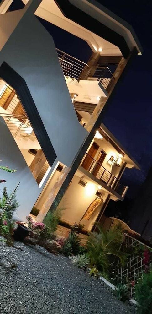 Hotel Royal Attitude Business Complex