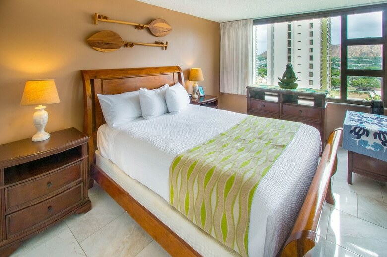 Waikiki Banyan By Koko Resorts