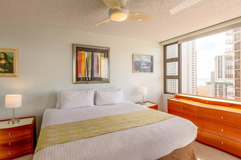 Waikiki Banyan By Koko Resorts